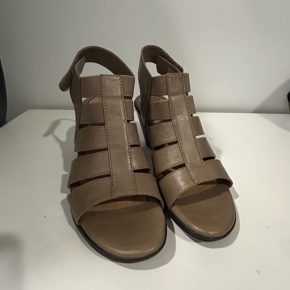 Croft & Barrow ortholite heels size 8.5